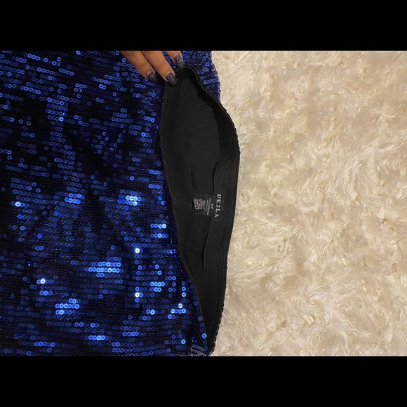 Blue sequins skirt - Picture 2 of 2